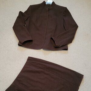 Grace skirt suit